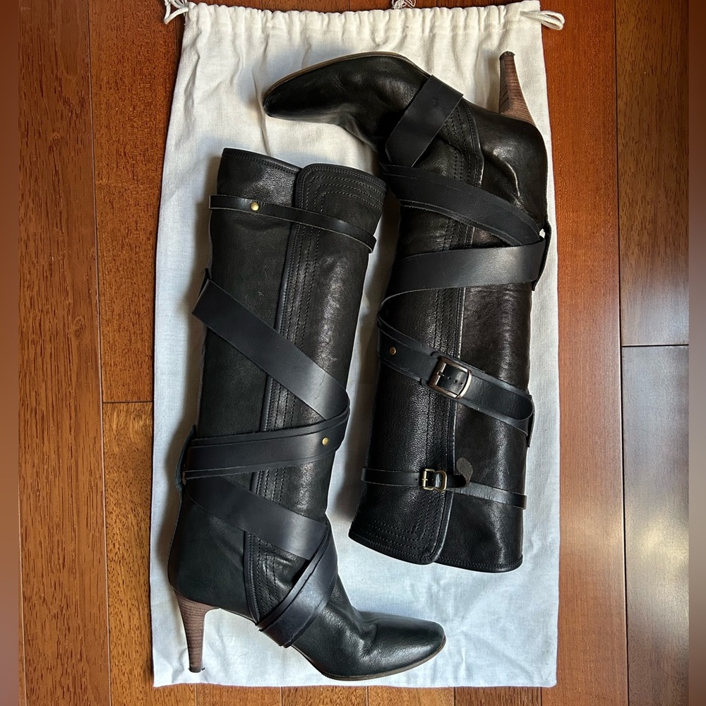 Chloe knee high heel leather boot. Women’s 39/8.5